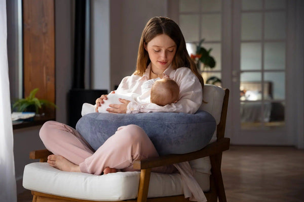 Breastfeeding vs Formula: The Honest, Mama-to-Mama Conversation
